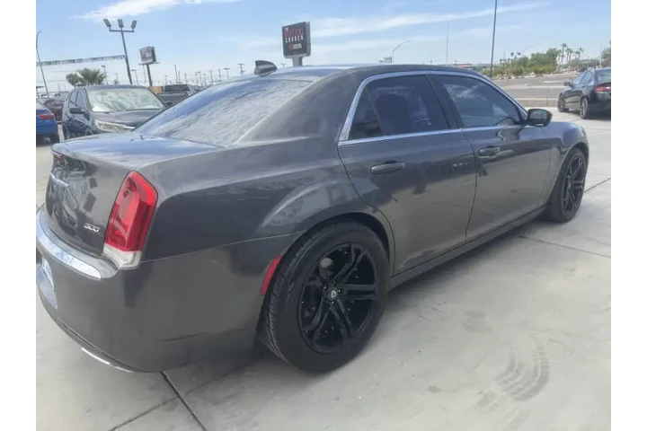 $15995 : 2018 300 Touring image 3