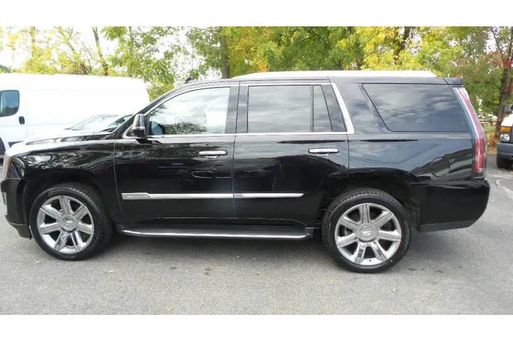 $33900 : 2020 Escalade Luxury image 5