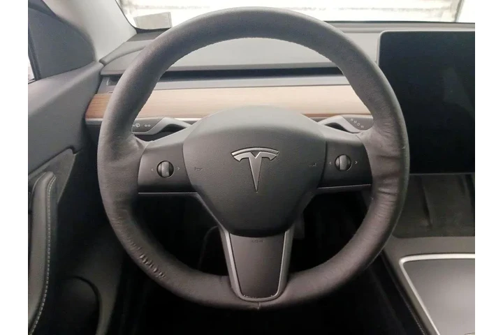 $30998 : Tesla Model Y 2022 AWD Long image 10