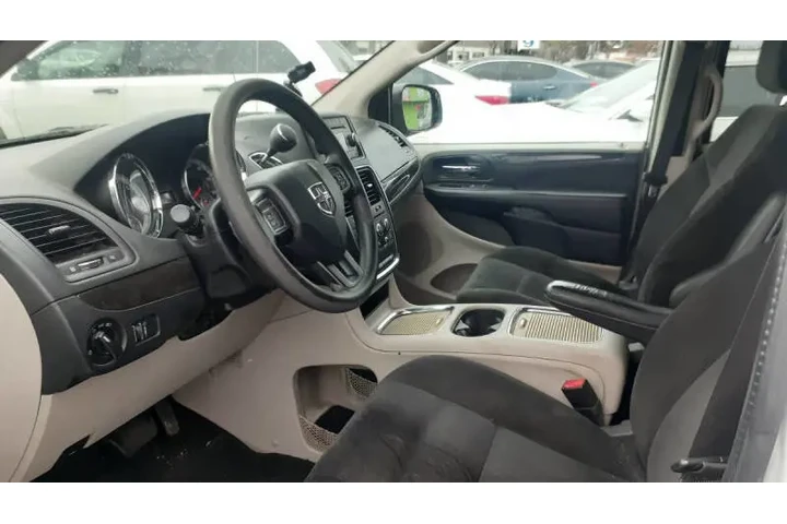 $7995 : 2016 Grand Caravan SXT image 6