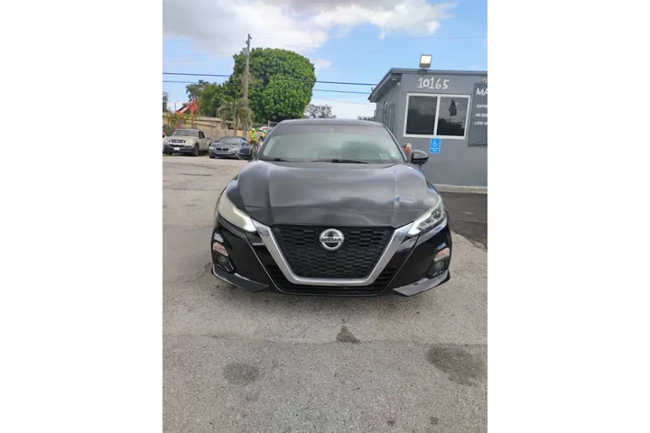 $10900 : 2020 Altima 2.0 Platinum image 3