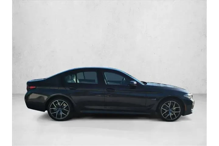 $34729 : BMW 5 Series 2023 530e 4dr S image 4