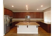 $2550 : CASA CON PATIO AMPLIO thumbnail