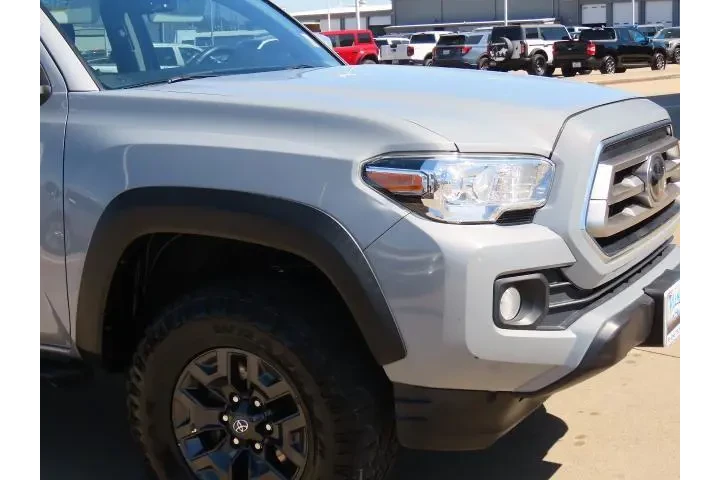 $26999 : Toyota Tacoma 2021 4x4 TRD P image 6