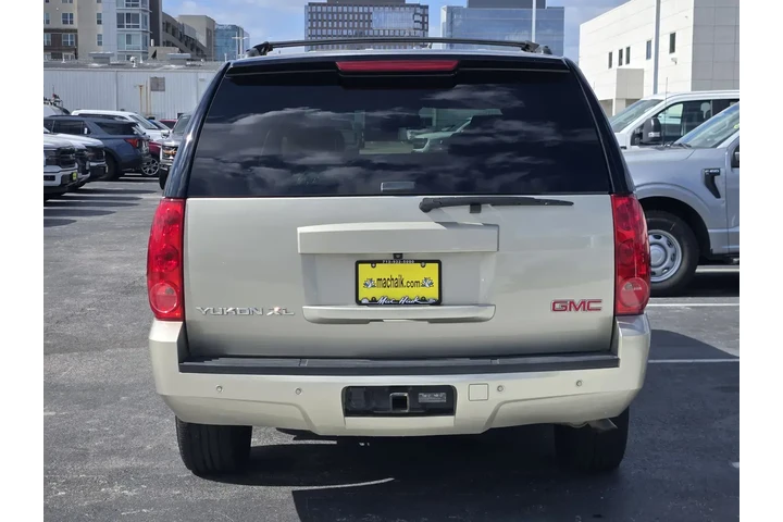 $16992 : GMC Yukon XL 2014 4x2 SLT 4d image 6