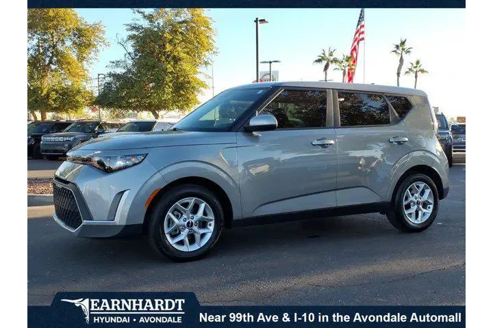 $17800 : Kia Soul 2023 LX 4dr Crossov image 1