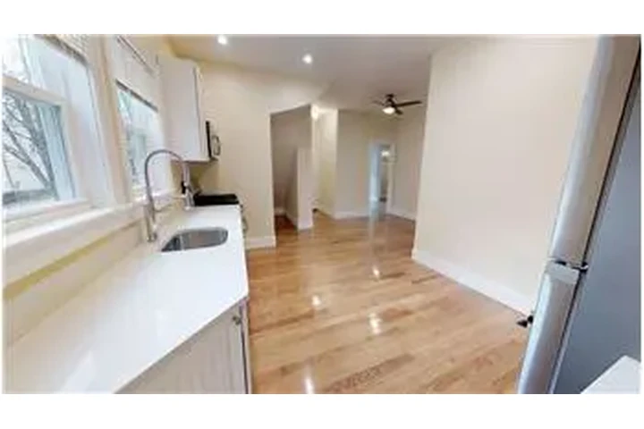 $3900 : Rental property with 2 bedro image 10