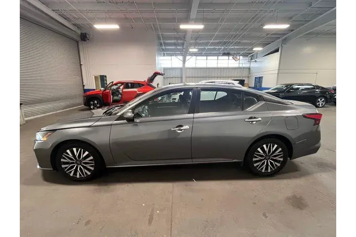 $17460 : Nissan Altima 2023 2.5 SV 4d image 6
