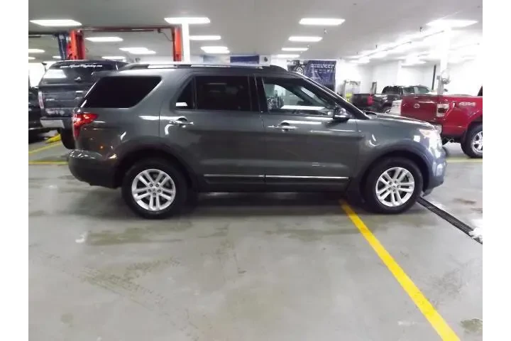 $10985 : Ford Explorer 2015 AWD XLT 4 image 6