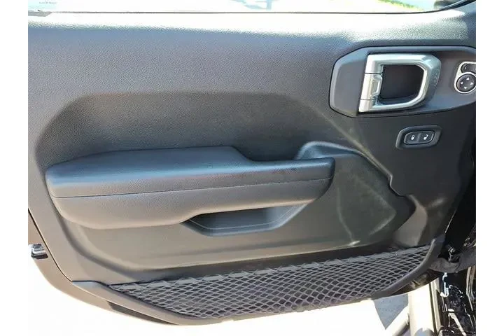 $26505 : Jeep Wrangler 2021 4x4 Sport image 8