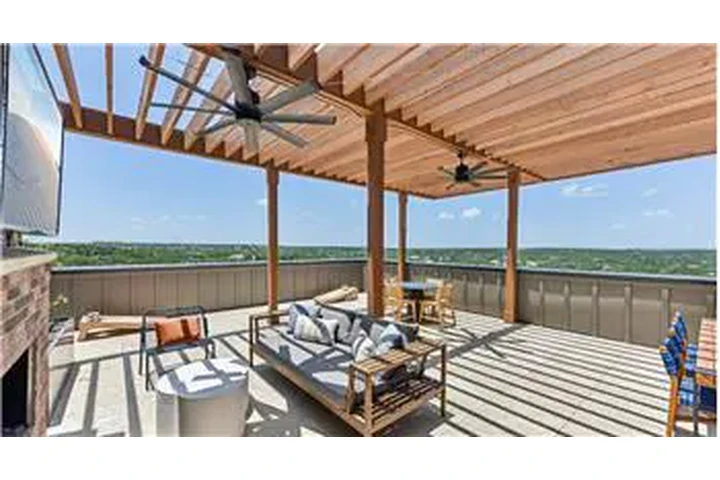 $1549 : Rental property with 1 bedro image 5