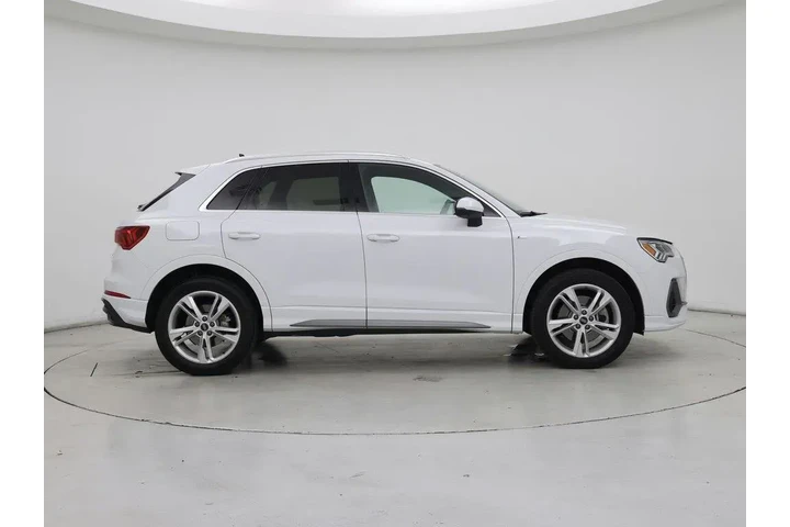 $27998 : Audi Q3 2022 AWD quattro S l image 7