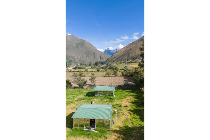 $1 : TERRENO 2740 M2 CON DOS CASAS image 4