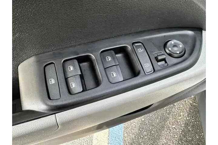 $16999 : Hyundai VENUE 2023 SEL 4dr C image 9