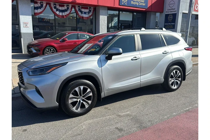 $36490 : Toyota Highlander 2023 AWD X image 2