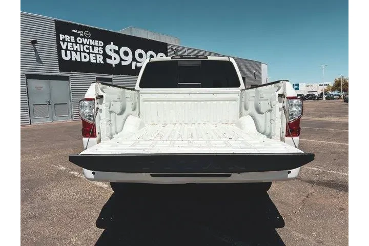 $28997 : Nissan Titan 2021 4x4 SV 4dr image 5