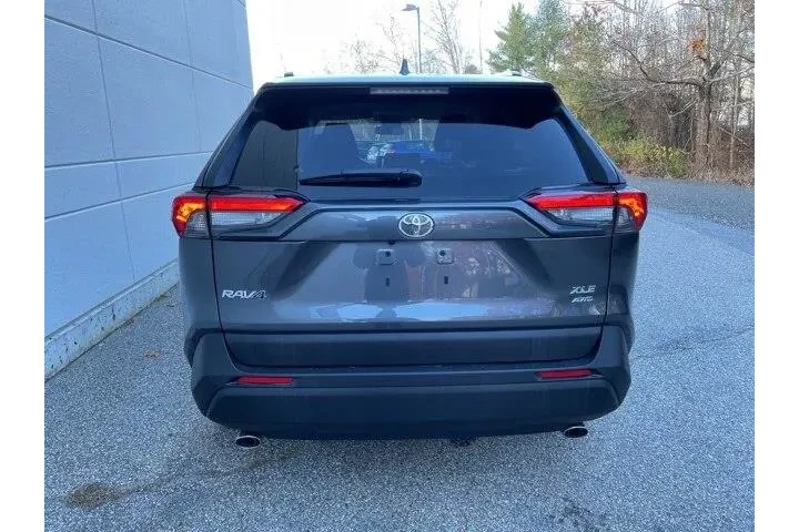 $33400 : Toyota RAV4 2025 AWD XLE 4dr image 8