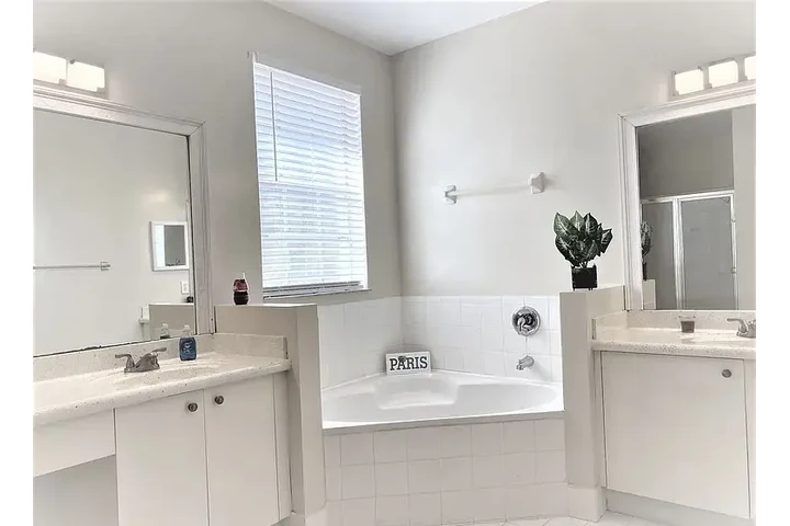 $3000 : HOUSE FOR RENT IN MIAMI FL image 7