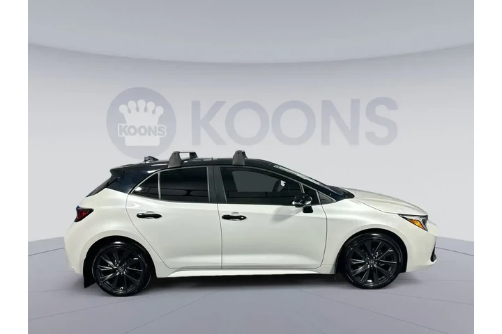 $24877 : Toyota Corolla Hatchback 202 image 6