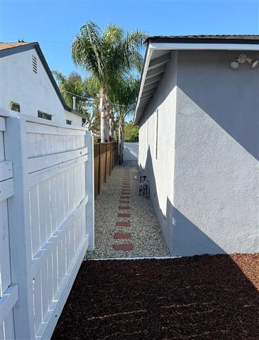 $2395 : 3 bedroom house in Koreatown image 4