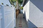 $2395 : 3 bedroom house in Koreatown thumbnail