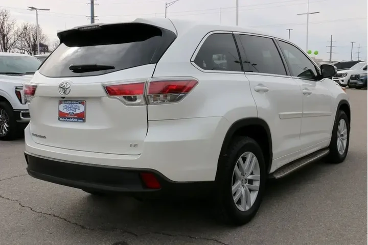 $17900 : Toyota Highlander 2015 LE 4d image 5
