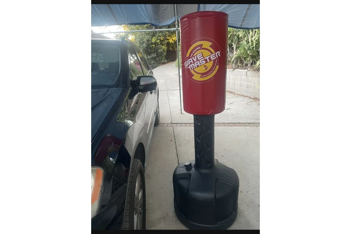 $70 : PUCHING BAG/BOLSA PARA GOLPEAR image 4
