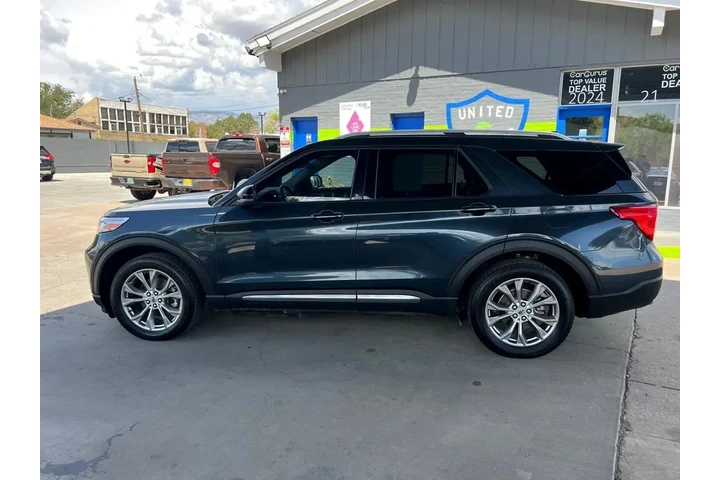 2022 Explorer Limited AWD image 8