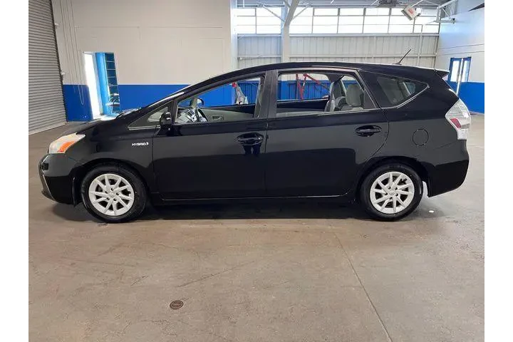 $13543 : Toyota Prius v 2012 image 6