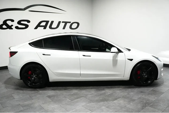 $24840 : 2023 Model 3 Performance image 5