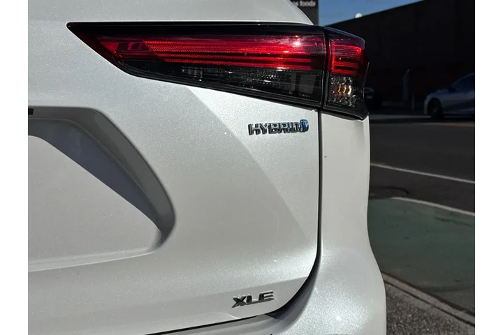 $33895 : Toyota Highlander Hybrid 202 image 7