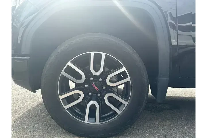 $39996 : GMC Sierra 1500 2021 4x4 AT4 image 4