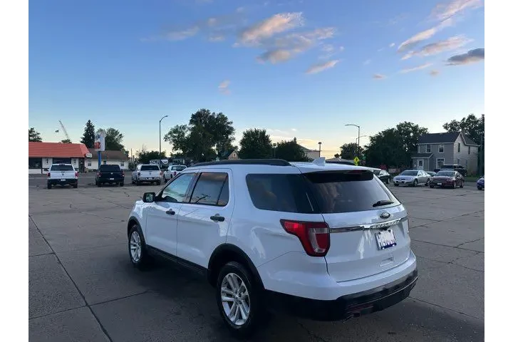 $15500 : 2016 Explorer ONLY 69,000 Mil image 8