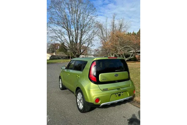 $5495 : Kia Soul 2017 + 4dr Crossove image 7