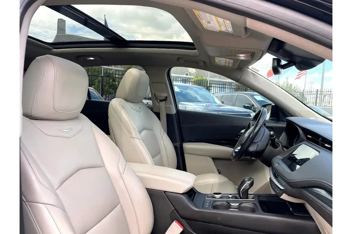 2019 XT4 FWD 4dr Premium Luxu image 10