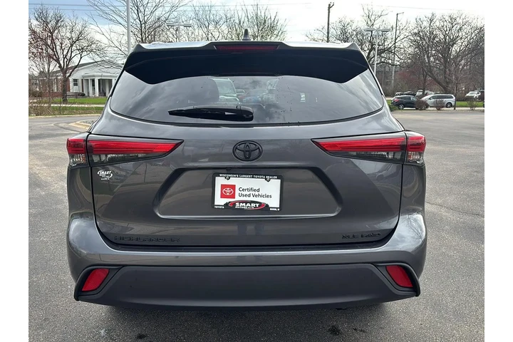 $31992 : 2021 Highlander XLE image 8