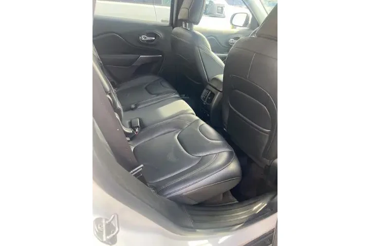 $16988 : Jeep Cherokee 2019 4x4 Limit image 5