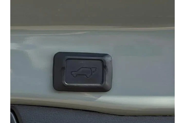 $29548 : Toyota RAV4 2023 XLE Premium image 10