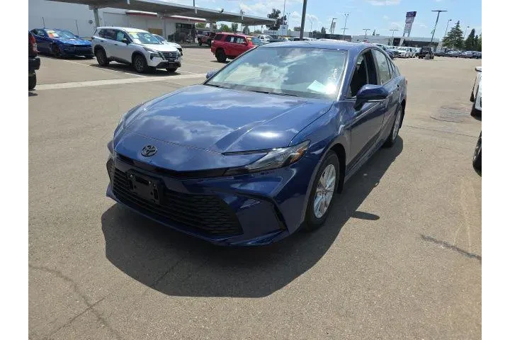 $33900 : Toyota Camry 2026 LE 4dr Sed image 5