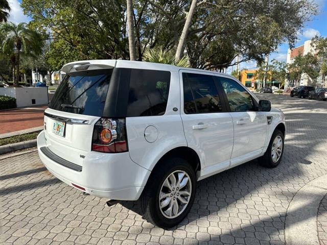 $7995 : 2014 Land Rover LR2 HSE LUX image 6