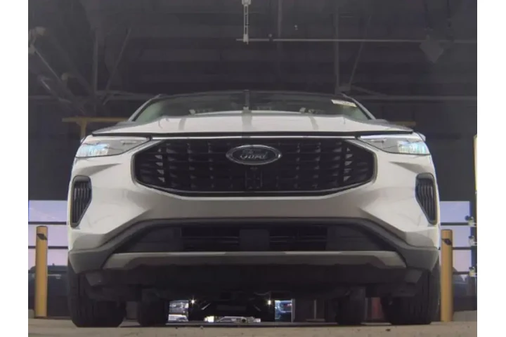 $24993 : Ford Escape 2023 AWD Active image 3