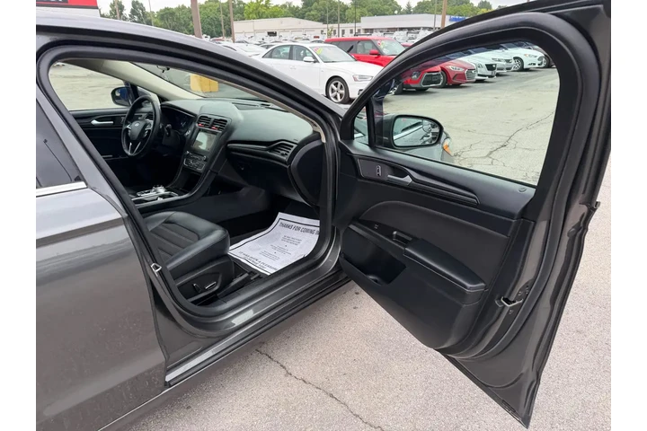 $10450 : 2018 Fusion SE FWD image 8