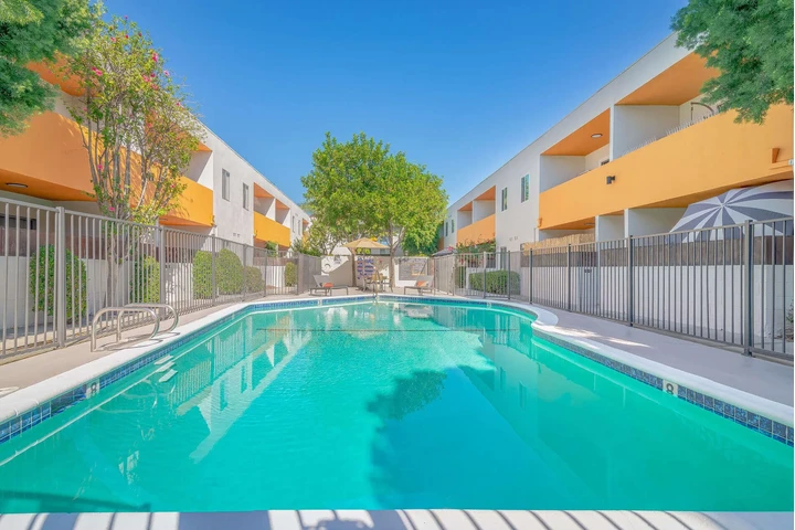 $2695 : Apartmentos de 2 recamaras image 3