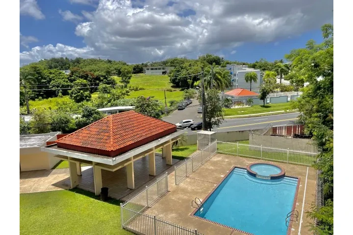 $1600 : Penthouse Trujillo Alto image 9