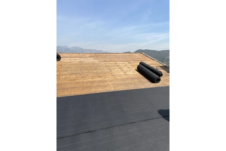Muñoz roofing image 3