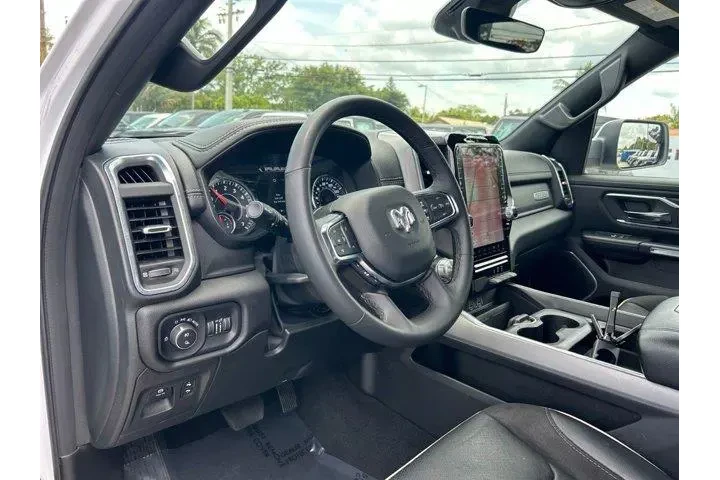 $37061 : Ram 1500 2025 4x4 Laramie 4d image 10