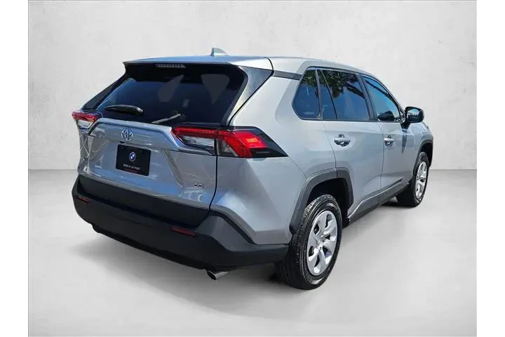 $30790 : Toyota RAV4 2024 LE 4dr SUV image 5