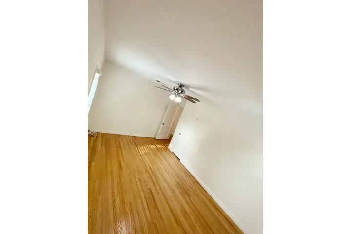 $1600 : NoHo Rental image 6
