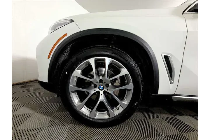 $39888 : BMW X5 2023 AWD xDrive40i 4d image 8