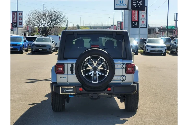 $29911 : Jeep Wrangler 2024 4x4 Willy image 6